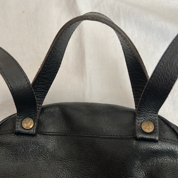 Il Bisonte Black Leather Backpack with Original Storage Bag - Picture 3 of 9